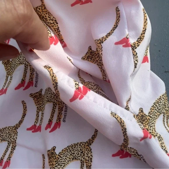 Bouffants & Broken Hearts Cheetah Pajama Set Size Medium Pockets Drawstring Pink - Picture 11 of 11